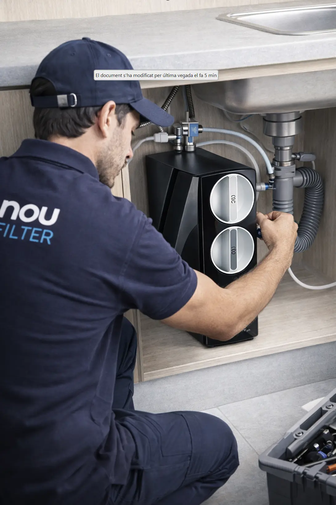Instalación profesional de equipo de ósmosis bajo fregadero